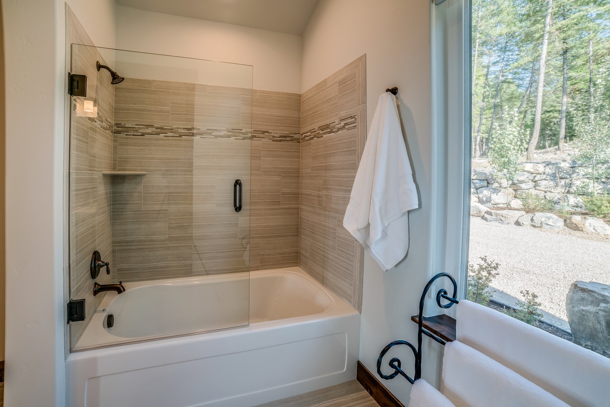 Shower & Tub Installation in Walhalla